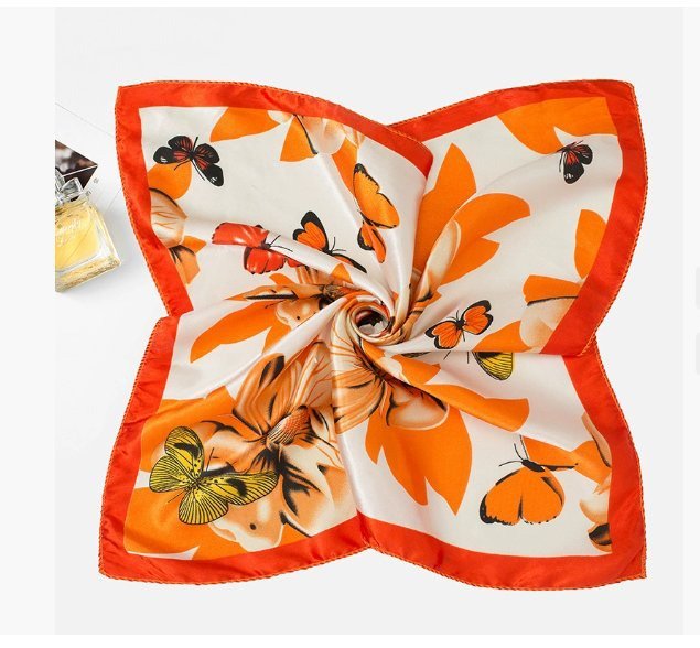 Bandana Orange avec Imprimé de Fleurs et Papillons - L'Atelier du Foulard