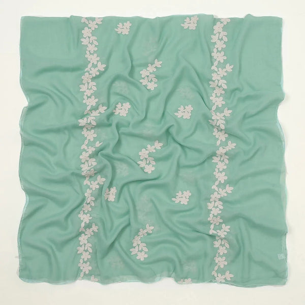 Châle Femme Léger à Imprimé Floral -  - Châle - L'Atelier du Foulard