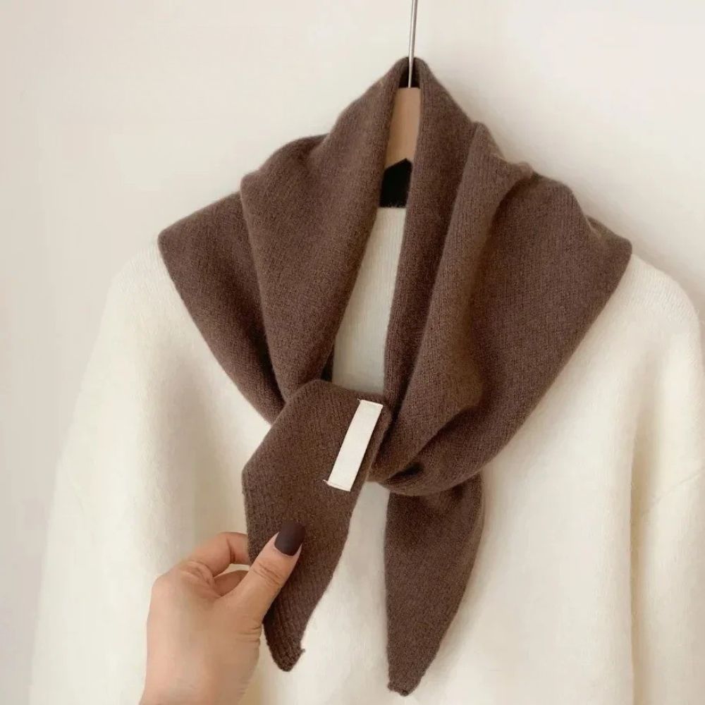 Écharpe femme en laine douce avec passant pratique - Écharpe - L'Atelier du Foulard