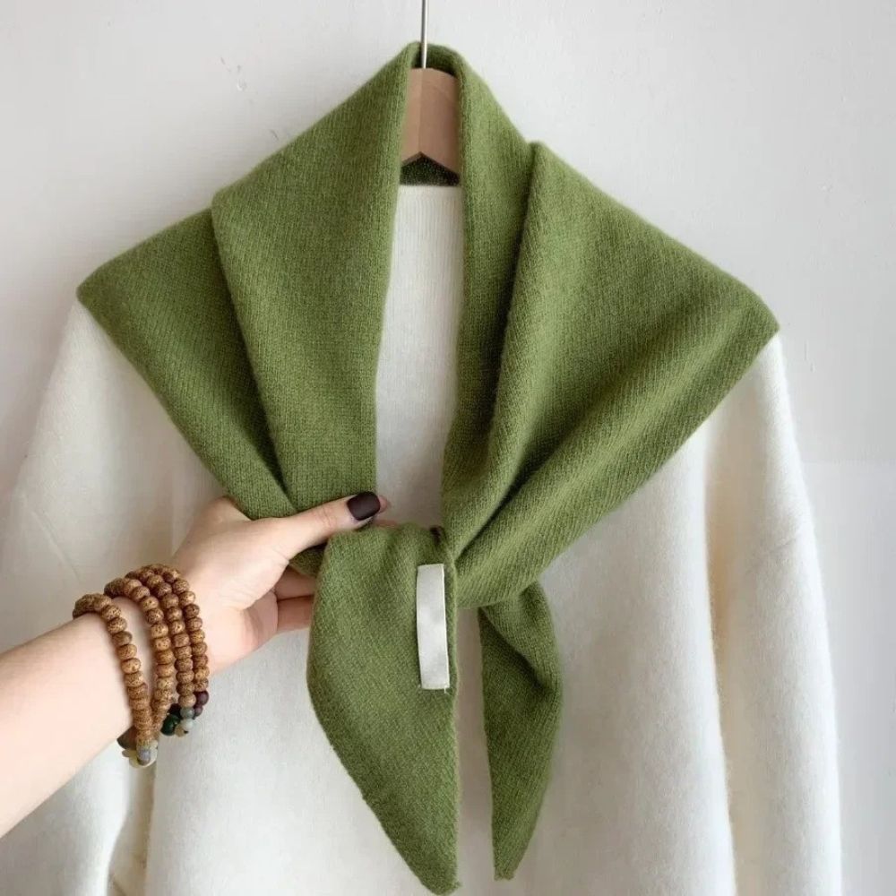 Écharpe femme en laine douce avec passant pratique - Écharpe - L'Atelier du Foulard