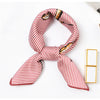 Foulard Hotesse de l'Air Rouge Effet Satiné à Motifs - - L'Atelier du Foulard
