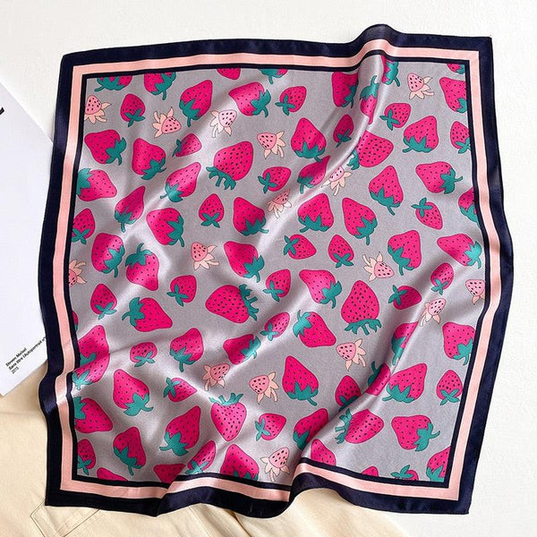 Foulard soie naturelle motif fraise - L'Atelier du Foulard