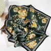 Foulard soie naturelle vert avec des fleurs jaune - 14:496SD0065s;5:200003528natural silk 53x53cm - L'Atelier du Foulard