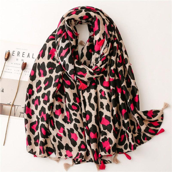 Ln-75 Foulard imprimé leopard avec dorure LINETA | Paris Fashion Shops Ln-75 Foulard imprimé leopard avec dorure LINETA | Paris Fashion Shops
