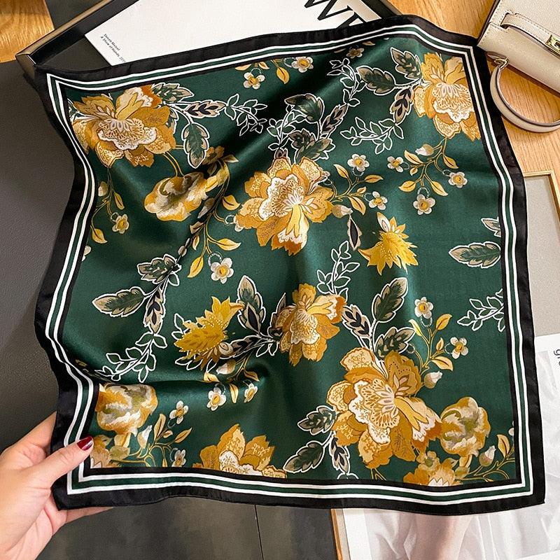 Foulard Carré En Soie - Vert D'eau Et Dentelle Grise - Style Gavroche