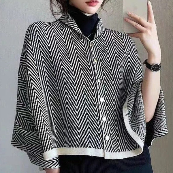 Poncho en laine boutonné noir et blanc motif optique - 14:193;5:200003528 - L'Atelier du Foulard